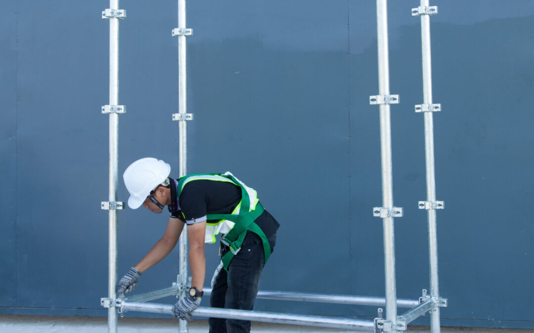 Fit the vertical standards on the adjustable jack base. Fit the horizontal members. Check levels.